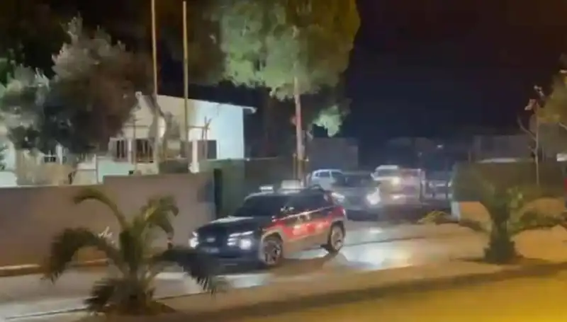 İzmir'de Tarihi Operasyon: 24 Saatte 141 Hükümlü Ele Geçirildi!