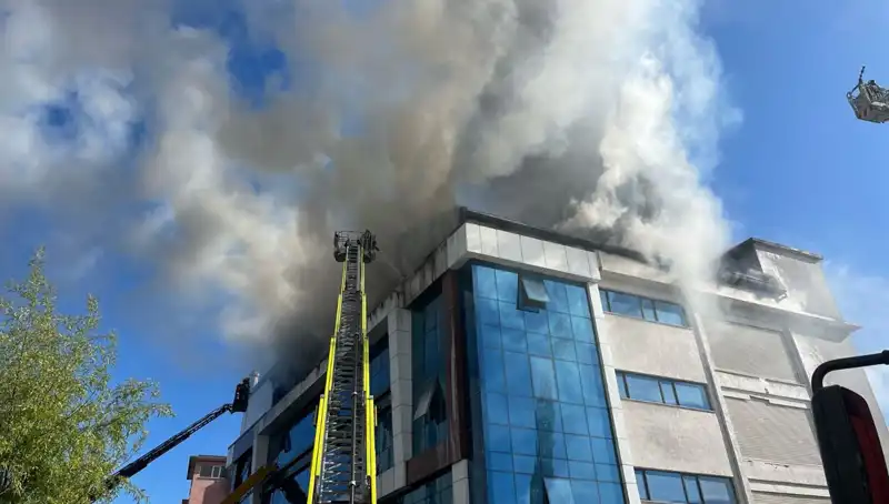 Esenyurt'ta Tekstil Atölyesinde Korkutan Yangın: Detaylar ve Nedenleri