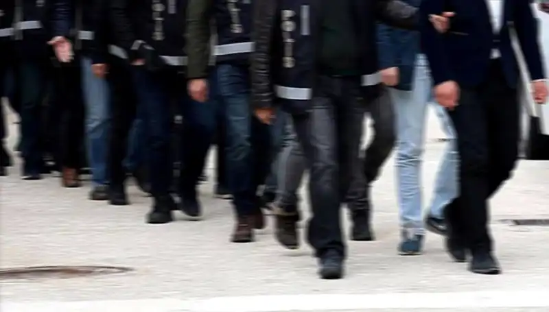 Sosyal Medyada "Balkız" Tuzağı: Kadın Profiliyle Gasp Edecek Kardeşler Yakalandı