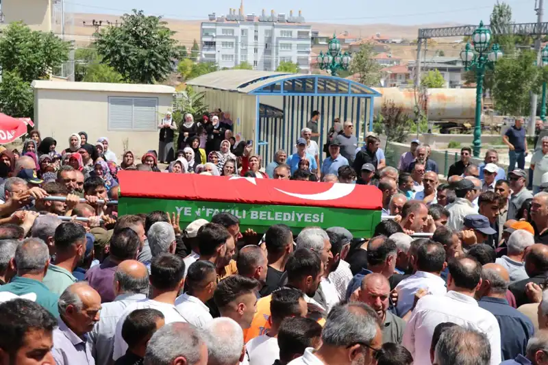 MHP'li Belediye Başkanının Cenaze Töreni Gözyaşlarıyla Gerçekleşti