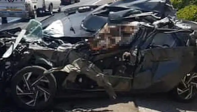 Şanlıurfa'da Feci Kaza: Otomobil Tankere Çarptı, 1 Hayatını Kaybetti