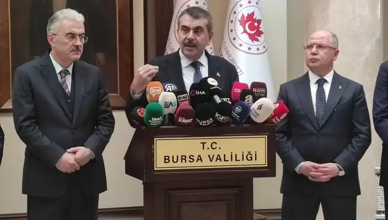 Protesto Gösterilerine Katılan Çalışanlara Yaptırım Uyarısı! Bakan Tekin Açıklamada Bulundu