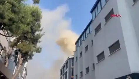 İstanbul'daki 4 Katlı İş Merkezinde Yangın: Tüm Detaylar ve Son Durum