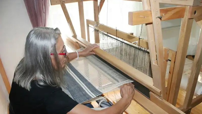 Eski Giysileri Yeniden Hayata Döndüren Eşsiz Proje