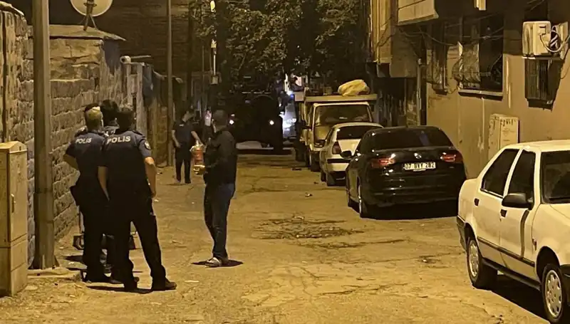 Polise Silah Çeken Şahıs, Bacaklarından Vurularak Ele Geçirildi