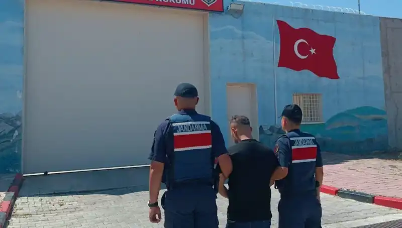 Afyon’da Farklı Suçlardan Aranan 9 Kişi Operasyonla Yakalandı