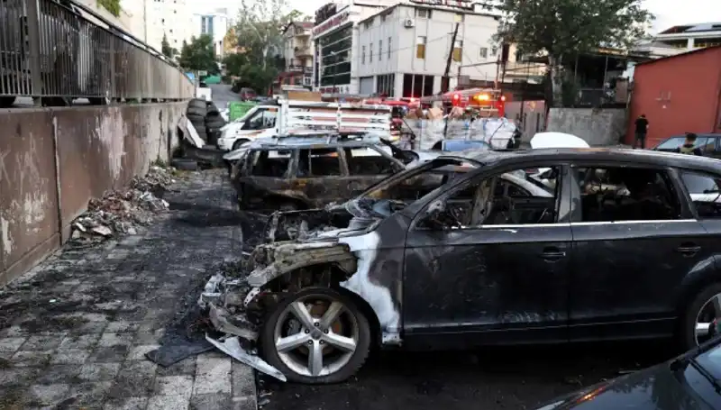Sanayi Bölgesinde Bekleyen Araçlar Korkunç Yangınla Alev Alev Yandı!