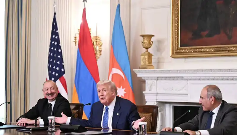 Aliyev'den Ermenistan'a Acil "Anayasa" Çağrısı: Zaman Kaybına Tahammül Yok