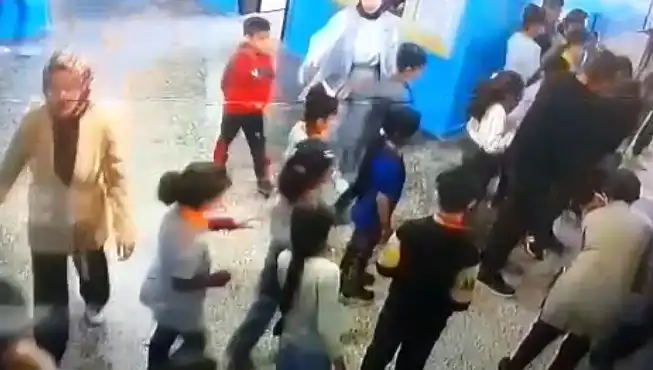 Mardin'de Boğulma Tehlikesi Geçiren Öğrenciyi Müdür Yardımcısı Kurtardı