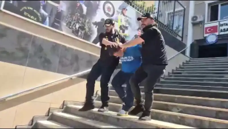 Ümraniye’de Dehşet Verici Gasp Olayı: Gençler Film Gibi Takiple Yakalandı