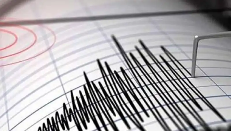 Sındırgı'da 4,3 Büyüklüğünde Deprem! Çevre İllerde Hissetti