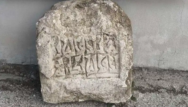 Adana'da Tarihi Eser Operasyonu: Yüzlerce Yıllık Hazine Ele Geçirildi
