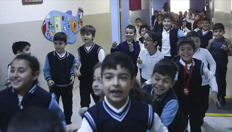 2025 Okul Açılış Tarihleri Açıklandı: Öğrencileri Neler Bekliyor?