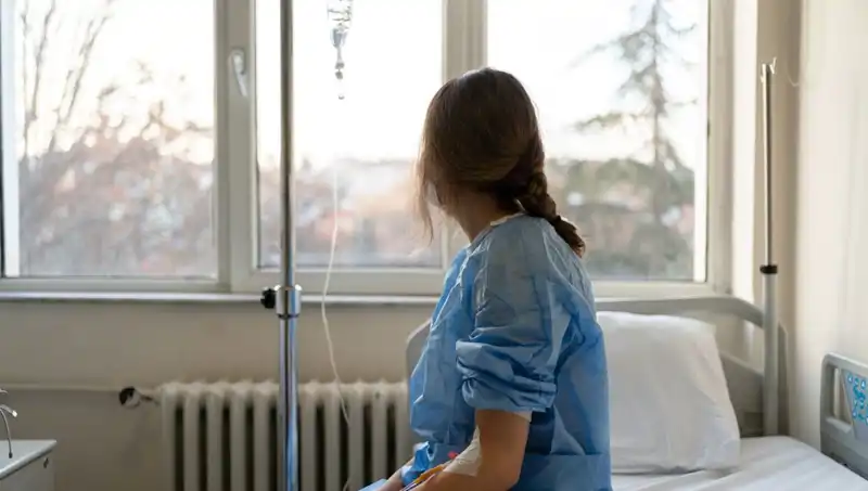27 Yaşındaki Kadının Meme Kanseri Teşhisi: Doktorlar "Ciddi Değil" Dedi, Fakat Gerçek Farklıydı