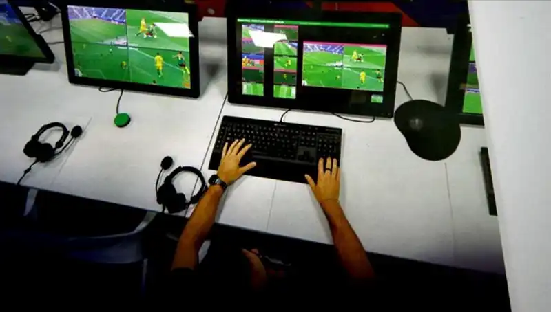 : İtalya'da VAR Uygulaması: Futbol Sevincine Yeni Bir Boyut Ekleniyor
