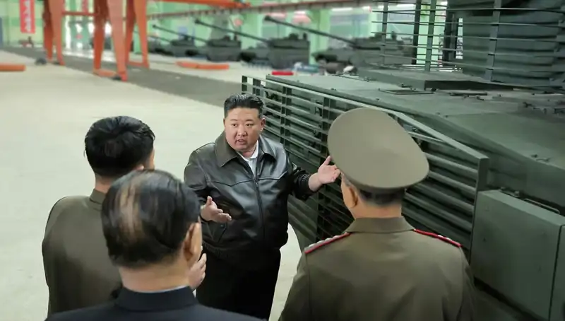 Kuzey Kore Lideri Kim Jong-un, Modern Savaş İçin Üretimi Arttırmayı Zorluyor