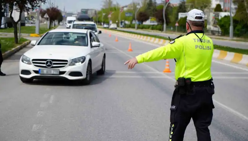 2025'te Yeni Trafik Cezaları Geliyor: Hangi Artışlar Sizi Bekliyor?