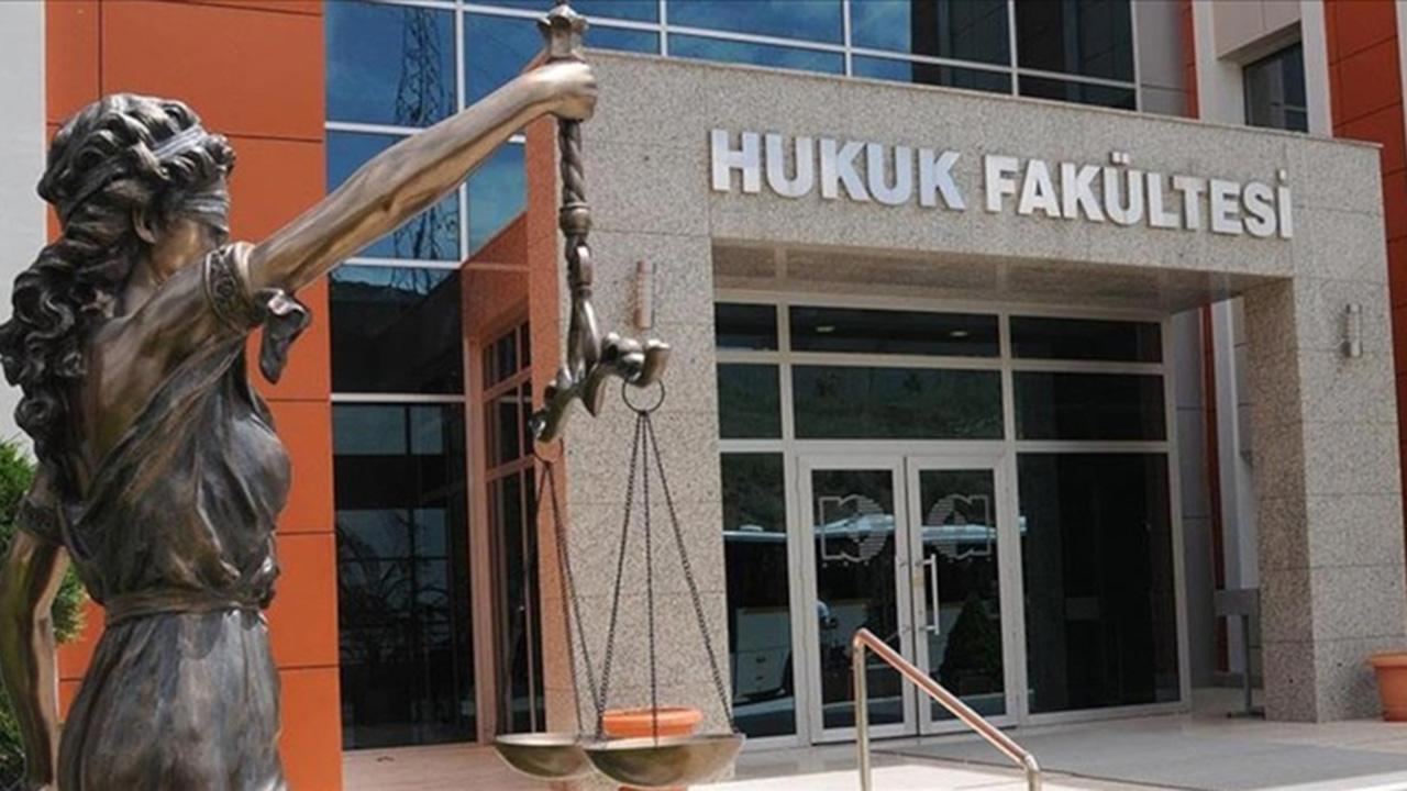 Adaylar artık hukuk fakültelerini tercih edebilmek için ilk 100 bin içinde yer alabilecek