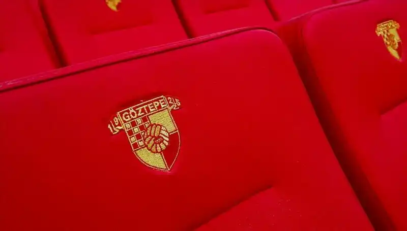 Göztepe, Genç Yetenek Junior Olaitan'la Yıllık Sözleşme İmzaladı