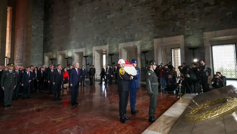 Anıtkabir’de Büyüleyici Bir Anma: Devlet Erkanı Bir Araya Geldi