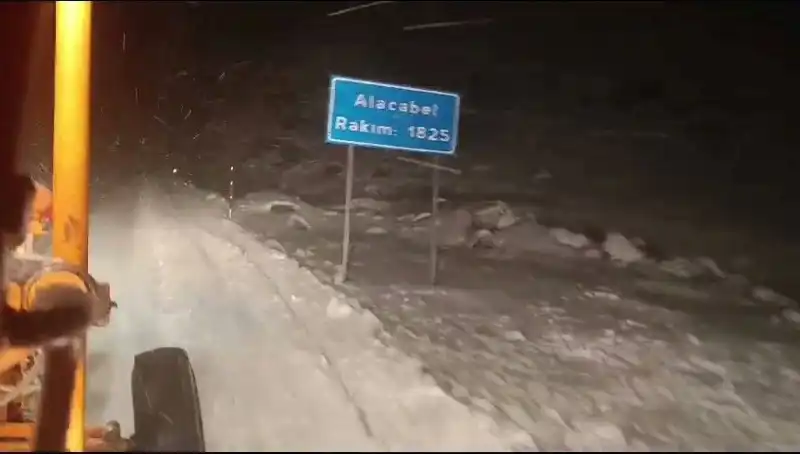 Antalya'da Kış Mevsimi: Beyaz Sürpriz İle Kar Yağdı!