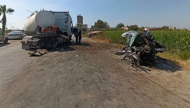 Adana'da Otomobil ve Kamyona Tanker Çarpınca Feci Kaza!
