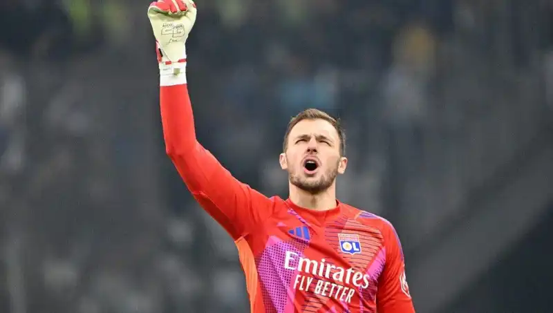 Türkiye Süper Lig’de Transfer Rüzgarı: Beşiktaş, Fenerbahçe, Galatasaray ve Trabzonspor’un Son Hamleleri