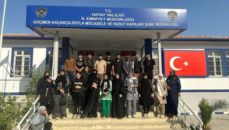 Minibüste 24 Göçmen Yakalandı: Sır Perdesi Aralanıyor