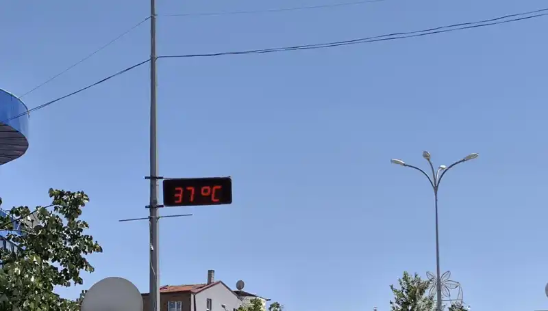 Yazın Sert Yüzü: Termometreler Bir İlçede 38 Dereceyi Geçti!