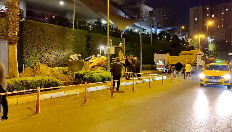 Küçükçekmece'de Doğal Gaz Borusu Patladı: Paniğe Neden Oldu