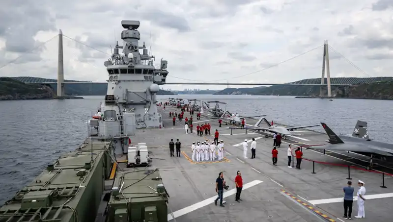 TCG Anadolu'nun Sarayburnu'ndan Ayrılışı: Yeni Bir Dönem Mi Başlıyor?