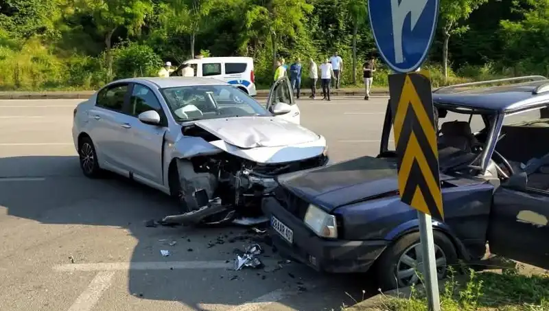 Görele’de Feci Kaza: Sürücü Araç Camından Fırladı!