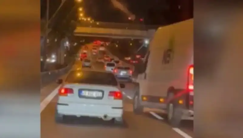 Tuzla'da Makas Terörü: Kaza Sonrası Sürücü Hızla Tutuklandı