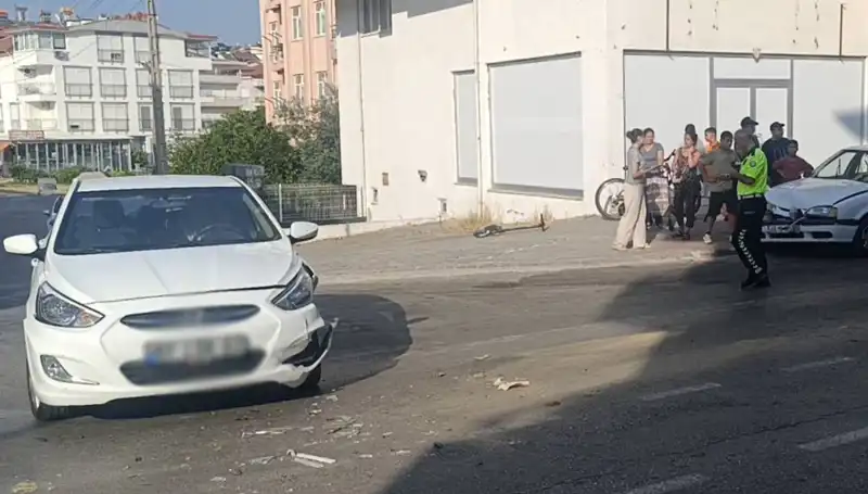 Antalya'da İki Otomobil Çarpıştı: Kaza Sonrası Müdahaleler ve Son Gelişmeler