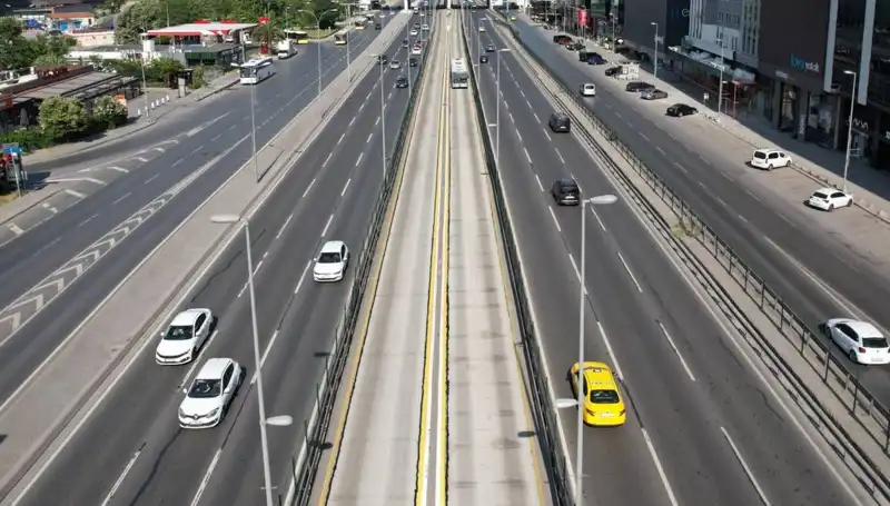 İstanbul'da Bayram Tatilinde Yollar Neden Bu Kadar Boş Kaldı?